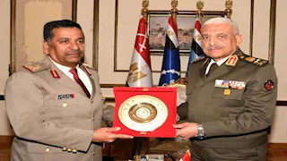 بالصور.. وزير الدفاع يلتقى وفد من الاتحاد العربي للرياضة العسكرية