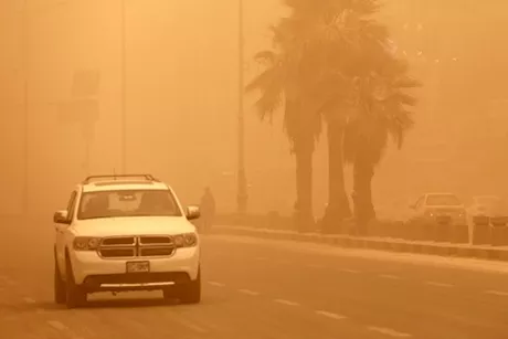 ابقوا في منازلكم- طبيب يحذر هؤلاء من الخروج في العاصفة الترابية