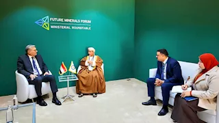 وزير البترول يبحث مع سلطنة عمان تبادل الخبرات في التعدين والبترول