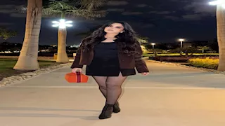 15 صورة جديدة لزوجة محمد عواد بإطلالة شتوية  