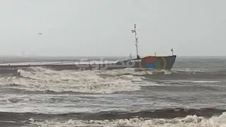 السفينة تتجه للغرق.. ماذا يحدث على متن FENER قرب شاطئ بورسعيد؟ - صور