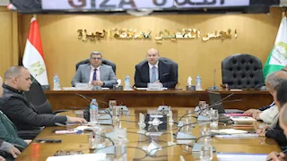 الجيزة تناقش حلول نقل وتأمين المرافق بطريق المنيب العياط