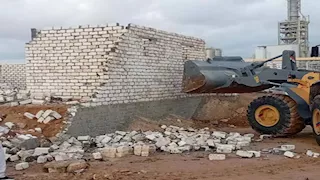  إزالة 35 حالة تعد على أراضي الدولة بالإسكندرية -صور