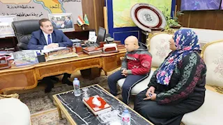 محافظ المنوفية يسلم مساعدات مالية وعينية لـ 80 حالة إنسانية