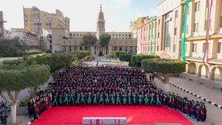 تحت قبة التاريخ.. قصر العيني ينشر صور طلاب الدفعة 194 الوافدين