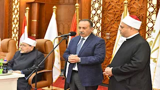 من مسجد "البقلي".. محافظ أسيوط يشهد احتفال الإسراء والمعراج (صور)