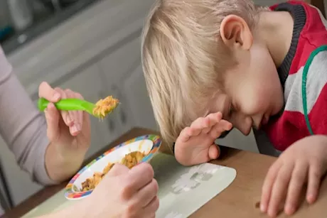 ما النظام الغذائي المناسب لمرضى التوحد؟- طبيب يوضح