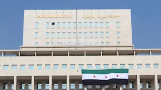 سوريا.. المصرف المركزي ينفي وجود حالات تزوير للعملة الجديدة