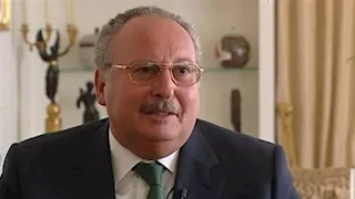 ملك مصر السابق يحتفل بعيد ميلاده الـ74 مع أسرته -(فيديو)