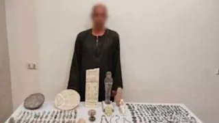 كنز فرعوني.. ضبط شخص وبحوزته 526 قطعة أثرية بالمنيا