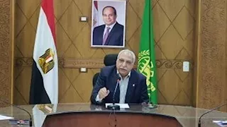 رفع أحدهم العصا بوجه معلمته.. قرار عاجل ضد 3 طلاب بالقليوبية