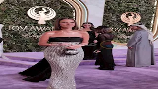 بالصور| إيمان العاصي وصفية العمري تتألقان في حفل Joy Awards 2026