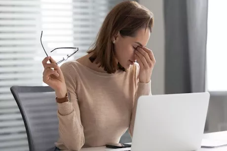 ما هي متلازمة الإرهاق الرقمي؟ وما هي طرق علاجها؟