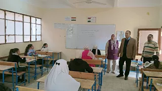 بالصور- وكيل تعليم أسيوط يتفقد لجان الشهادة الإعدادية بأبوتيج