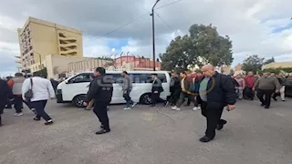 وداع صانع بهجة الأجيال.. الإسكندرية تشيع طاهر القويري ملك الشمعدان- فيديو وصور