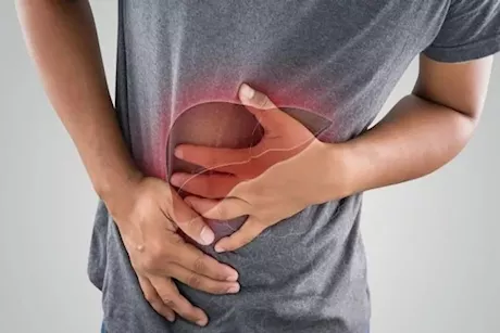 طبيب يكشف العلامات المبكرة لتلف الكبد 