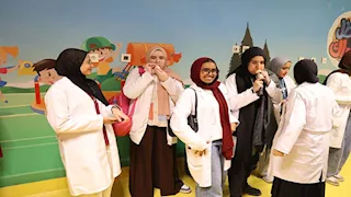 طلاب طب الأقصر في مهمة إنسانية لدعم أطفال السرطان في الصعيد