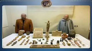 كنز فرعوني.. ضبط شخصين بحوزتهما 53 قطعة أثرية بالمنيا