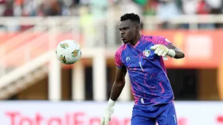 اعتقال شقيقه واعتزال مؤقت.. قصة صمود حارس مرمى السودان