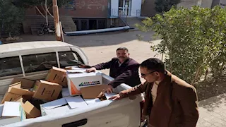 سموم في طريقها للمزارع.. ضبط سيارة مبيدات فاسدة بأسيوط -صور