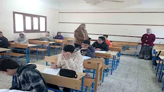 هدوء في لجان بني سويف.. 68 ألف طالب يؤدون امتحان الدراسات للشهادة الإعدادية
