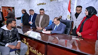 محافظ سوهاج يؤكد الاستجابة الفورية لطلبات المواطنين خلال اللقاء الأسبوعي