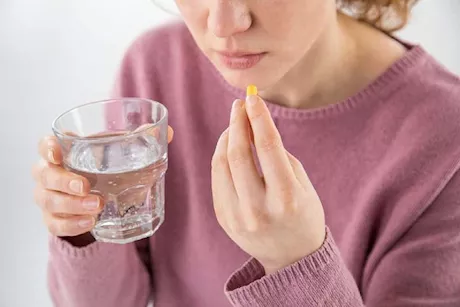 طبيب يحذر: هذه المسكنات قد تصيبك بالسكتة القلبية