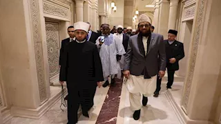 وزير الأوقاف يصطحب وفود مؤتمر "الأعلى للشئون الإسلامية" لمسجد مصر الكبير