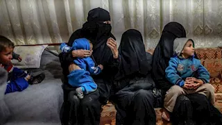 مخيم الهول وسط مصير مجهول.. قسد تنسحب والتحالف يتفاوض