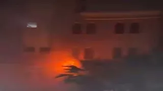 السيطرة على حريق التهم "سايبر" داخل "سنتر" في العبور (صور)