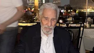 بعد الحجز على معاشه.. نجل الفنان عبدالرحمن أبو زهرة يهاجم مصلحة الضرائب