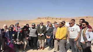 نائب محافظ الوادي الجديد تتحاور مع شباب "اعرف بلدك" بمنطقة البجوات (صور)