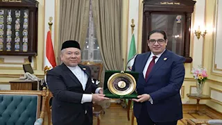 جامعة القاهرة تستقبل رئيس جامعة السلطان الشريف علي الإسلامية بسلطنة بروناي