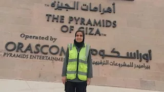 "صورة حضارية".. تفاعل كبير مع فيديو عاملة نظافة بالمتحف المصري الكبير  -(تفاصيل)