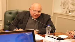 جبران يجتمع بممثلي أصحاب الأعمال والمستثمرين لتعزيز علاقات العمل وتحسين بيئة الاستثمار