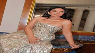 بـ"فستان جريء".. منى زكي تخطف الأنظار بأحدث ظهور والجمهور يعلق (صور)