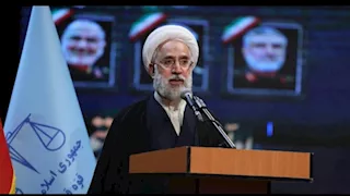  إيران تنفى مزاعم ترامب بأن طهران أوقفت إعدام 800 من سجناء الاحتجاجات بسبب تدخله