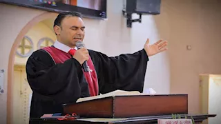 رئيس الطائفة الإنجيلية يشهد رسامة وتنصيب راعي كنيسة ميت غمر  