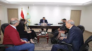 وزير الزراعة يبحث مع ممثلي "كرافت هاينز" توسيع استثماراتها بمصر