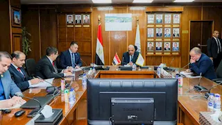 وزير الكهرباء يجتمع بالقائمين على مشروع المحطة النووية بالضبعة بالعباسية