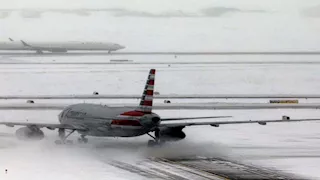 أمريكا.. إلغاء أكثر من 15 ألف رحلة جوية بسبب عاصفة ثلجية