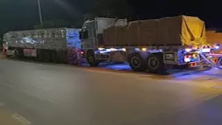 بعد تمديد الهدنة.. 24 شاحنة محمّلة بالمواد الإغاثية في طريقها إلى حلب 