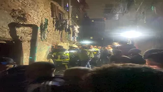   بينهم أم وطفلها.. مصدر أمني يكشف حصيلة مصابي عقار الدويقة المنكوب