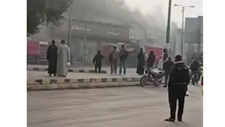 بالصور- حريق هائل يلتهم كافيه بشارع كورنيش النيل في المنيا