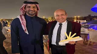 نائب حاكم الشارقة يكرم الناقد طارق الشناوي