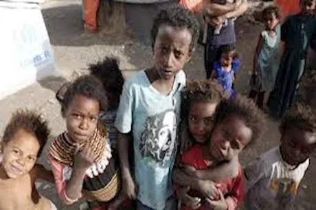 "الصحة العالمية تنادي".. الحصبة وشلل الأطفال يهددا اليمن