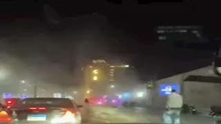 سقوط حمولة سيارة نقل بكورنيش الإسكندرية.. وتنبيه من المحافظة 