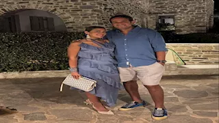 محمد فضل ينشر 18 صورة مع زوجته احتفالا بعيد ميلاده 