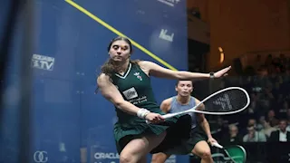 نور الشربيني تحتفل بالتأهل إلى نصف نهائي بطولة الأبطال للاسكواش بأمريكا