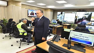 محافظ أسيوط يتابع جولة الإعادة للنواب من غرفة العمليات المركزية (صور)
